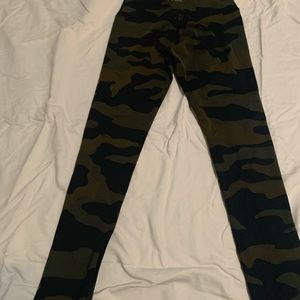 Pink camouflage leggings